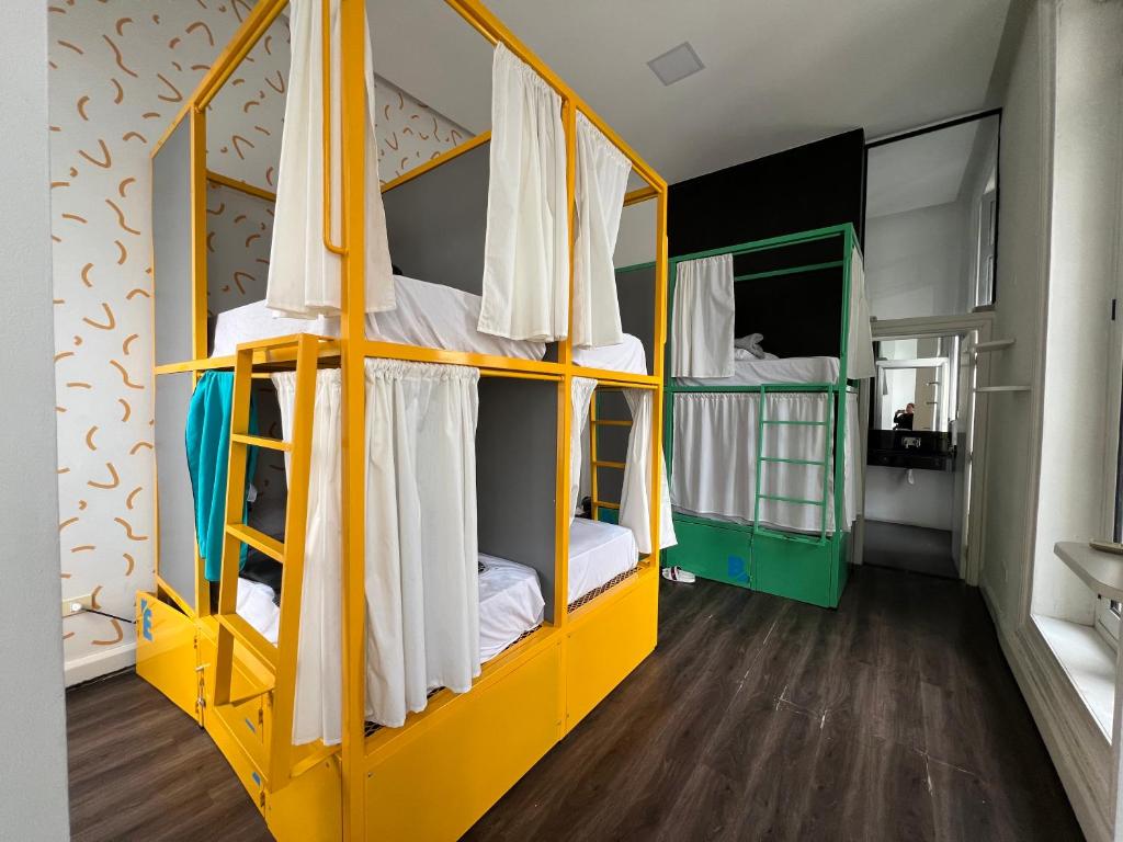 Viajero Montevideo Hostel - 6 Yataklı Kadın Yatakhane Odası