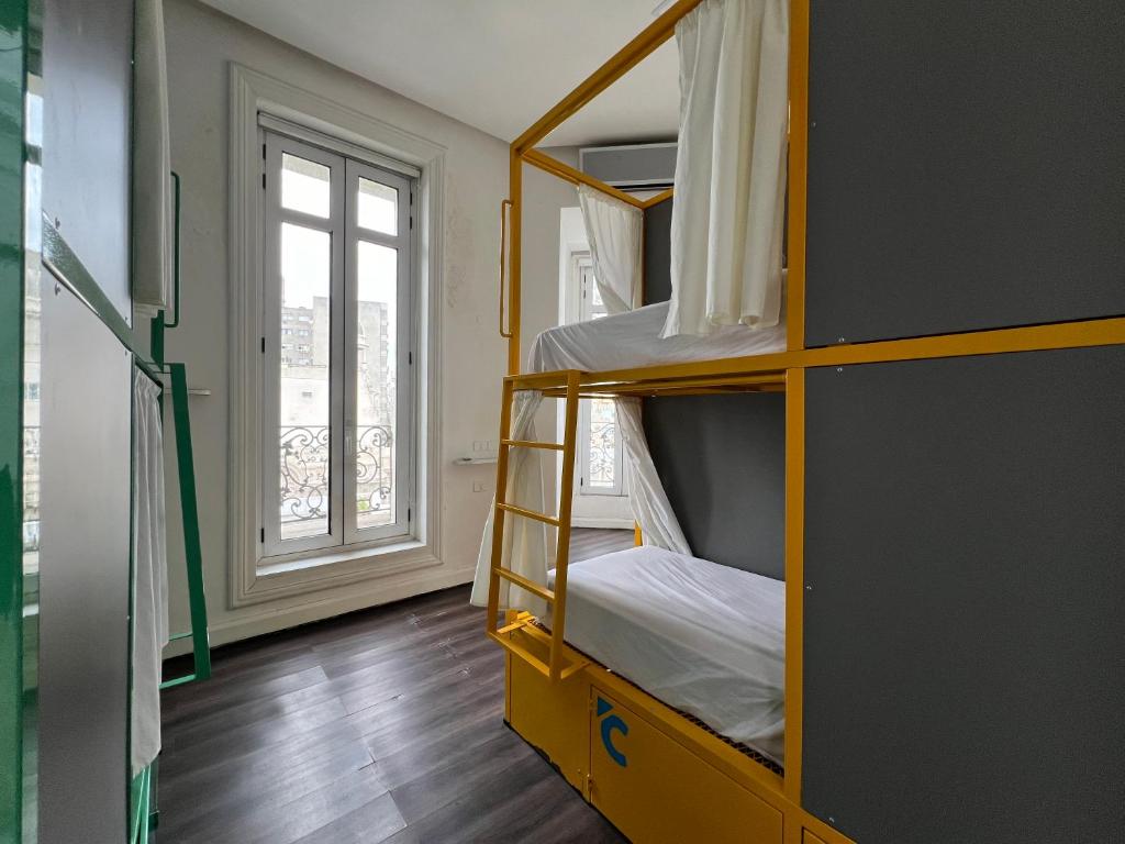 Viajero Montevideo Hostel - 6 Yataklı Karışık Yatakhane Odası