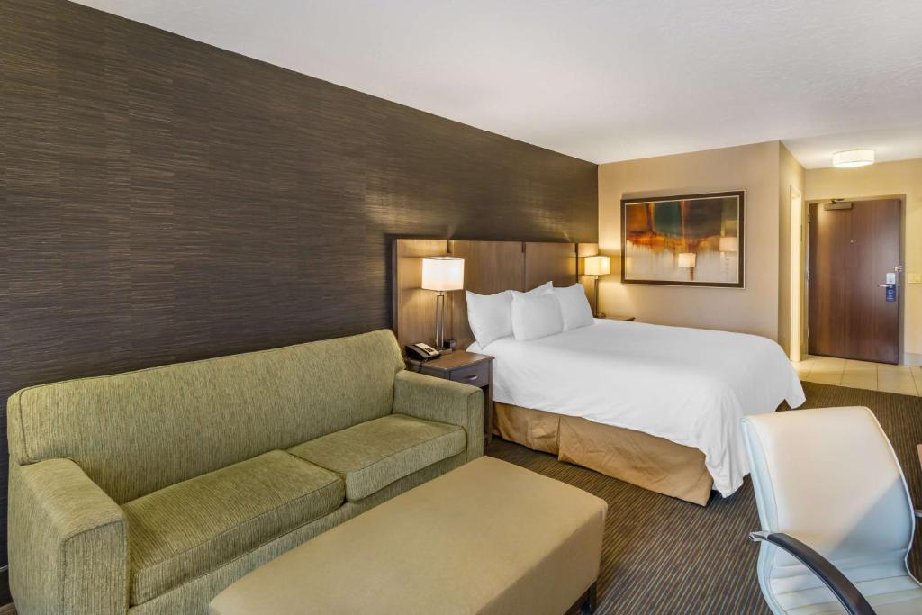 Best Western Plus Cotton Tree Inn photo