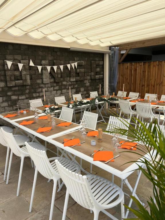 Restaurace v ubytování Domaine Madinina