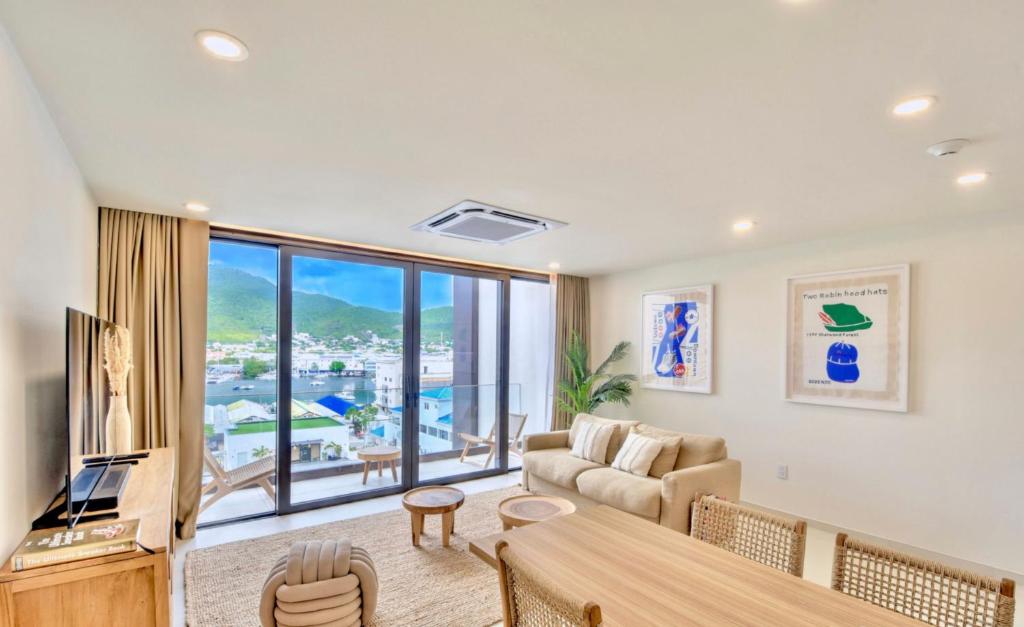 The Hills Residence - Apartamento De Tres Dormitorios Con Balcón