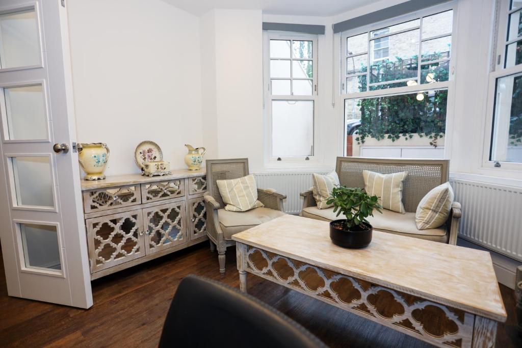 The Avonmore Olympia - Two-Bedroom Deluxe Apartment With Garden View