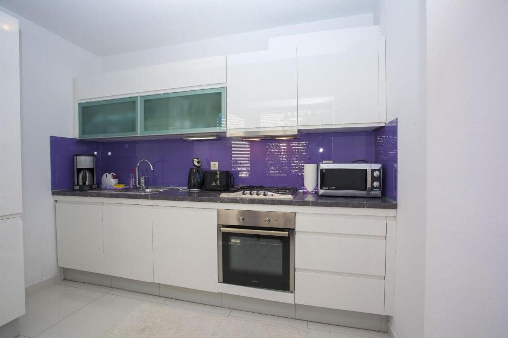 Kuchyňa alebo kuchynka v ubytovaní Apartments Palmina