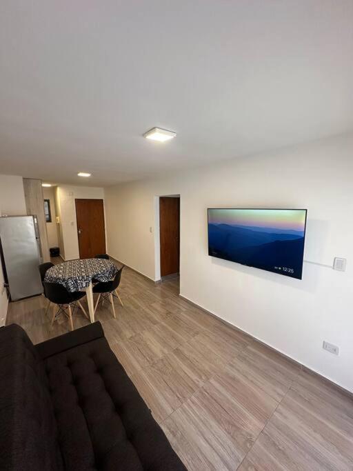 Una cocina o kitchenette en Rondeau Suite
