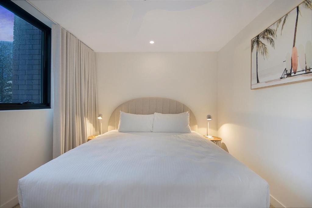The Shores Surfers Paradise Apartments photo