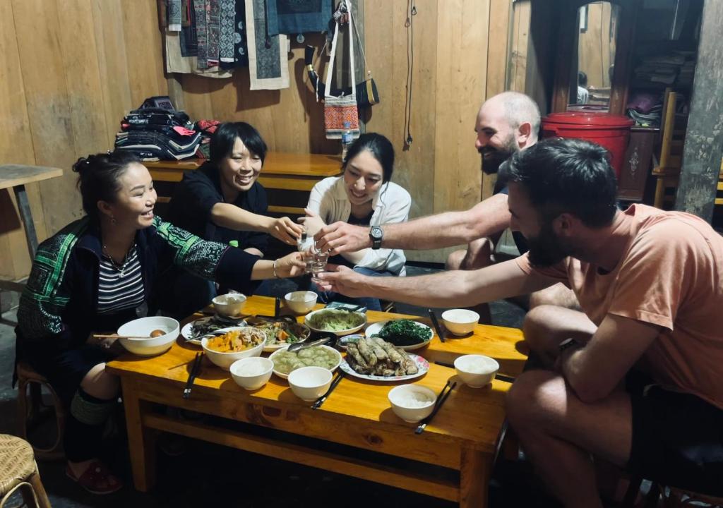 SaPa Big Tree Hmong Homestay - 9