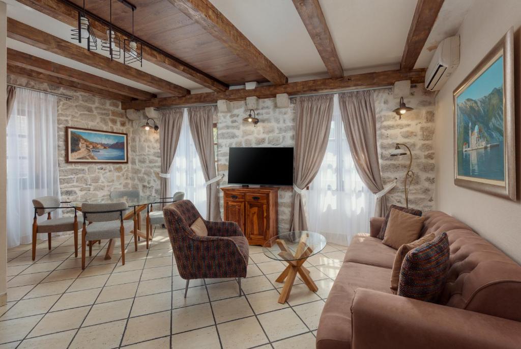 Conte Hotel & Restaurant - 12