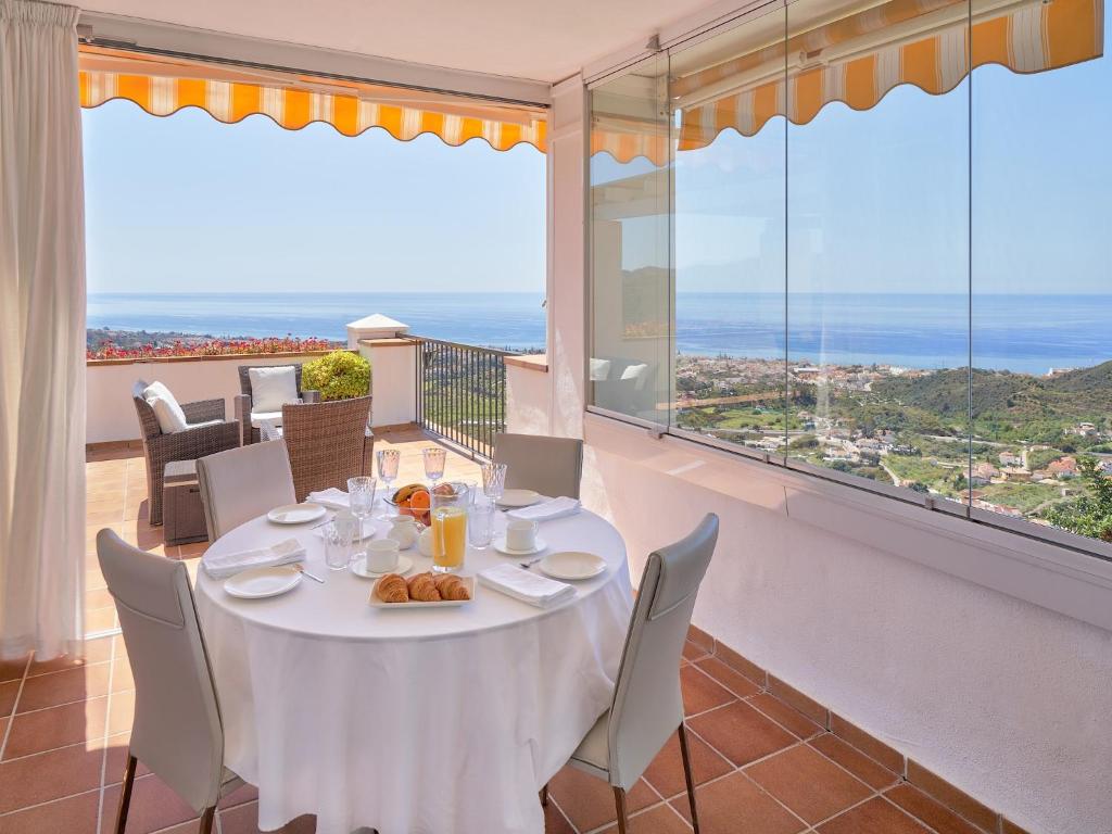 Fotografia z galérie ubytovania Beautiful holiday home in Málaga with swimming pool v destinácii Málaga