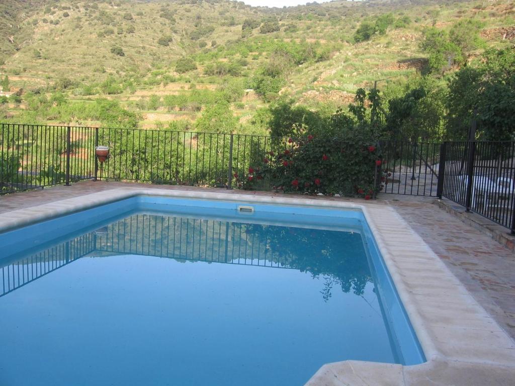 Bazén v ubytování Beautiful holiday home in Laroya with shared pool nebo v jeho okolí