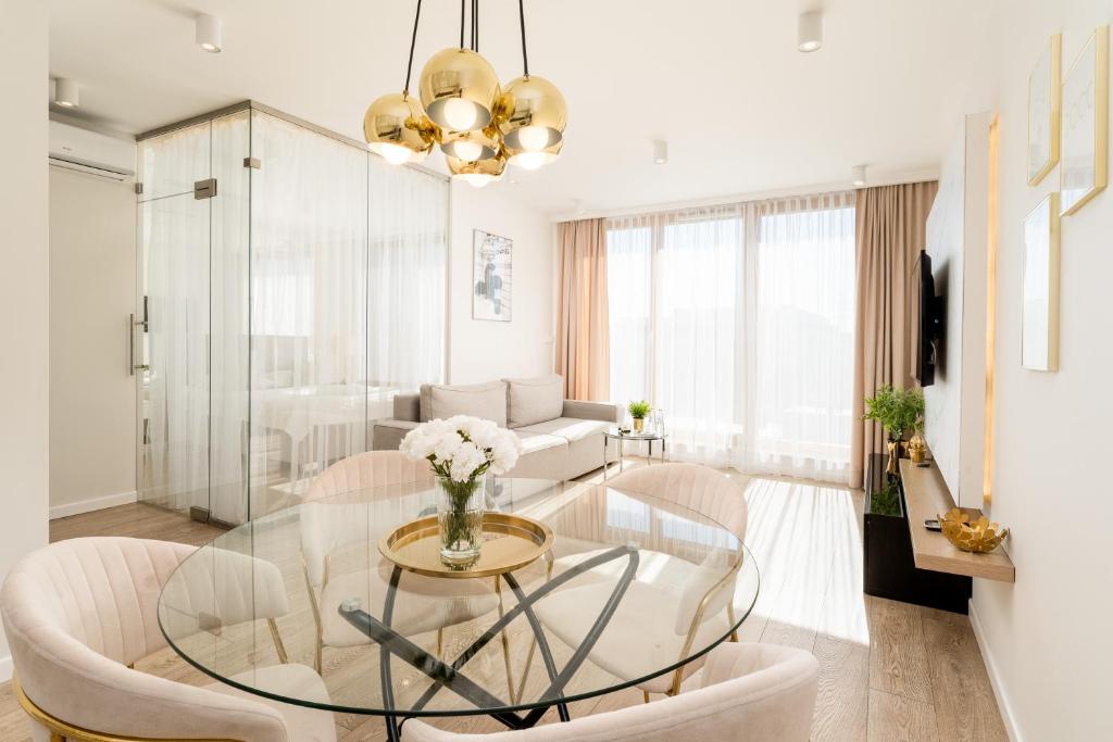 Posedenie v ubytovaní GA Luxury Apartments M45