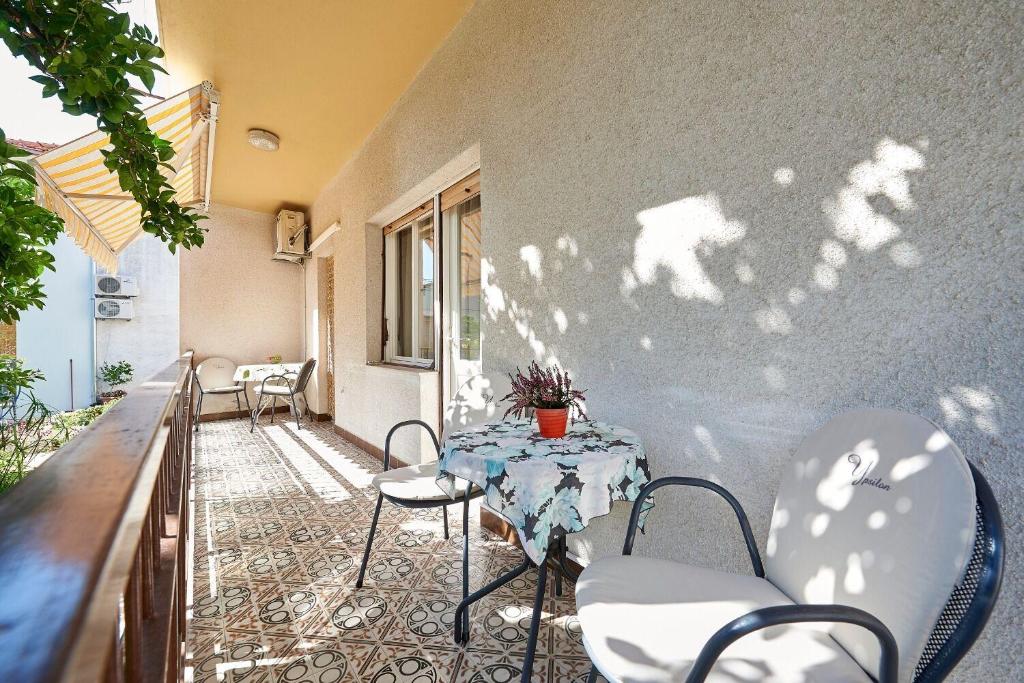 Apartment and Rooms Ivo