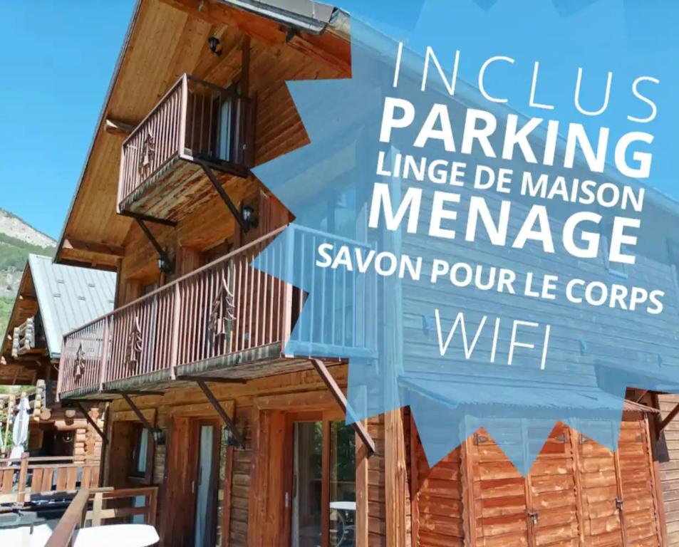 Fotografia z galérie ubytovania Le Coucou - Grand chalet - Parking - WIFI - ALLOS - 10adul+2enf v destinácii Allos