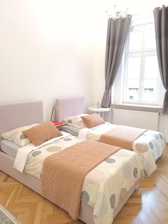 CastleHill1011 AC, netflix, fast wifi, parking 1011 Budapest, 4 Hunyadi János út kép - 1