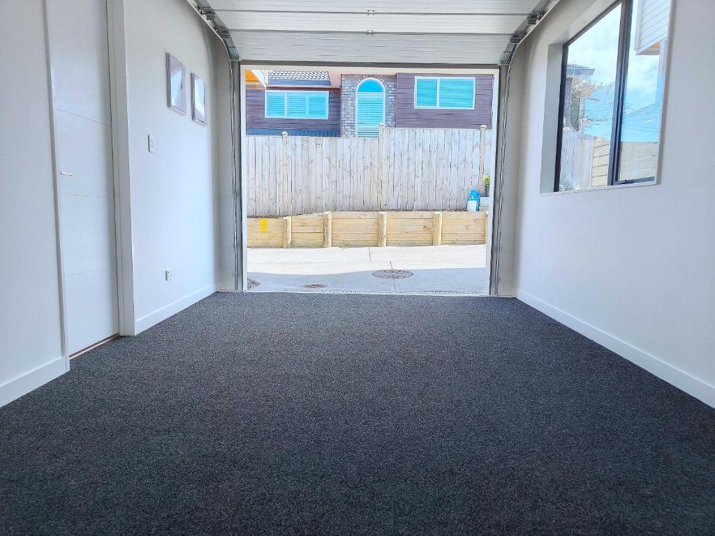 Stylish Family Retreat in Hillcrest Spa 4 Bedroom and Playroom - Resim 26