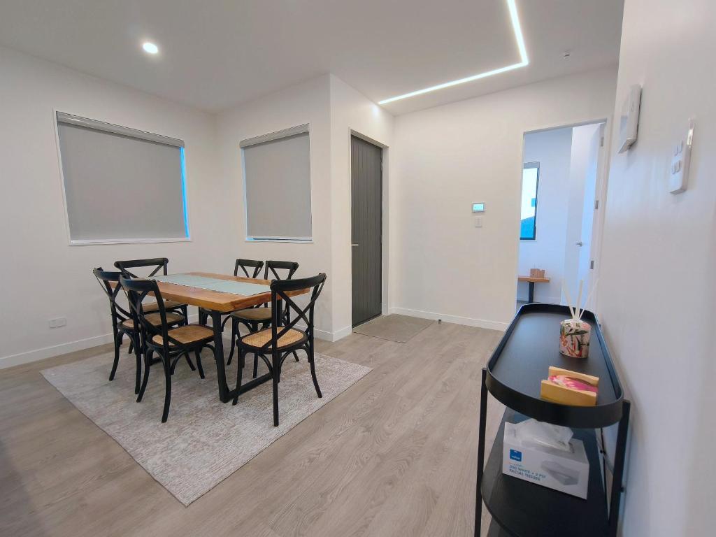 Stylish Family Retreat in Hillcrest Spa 4 Bedroom and Playroom - Resim 36