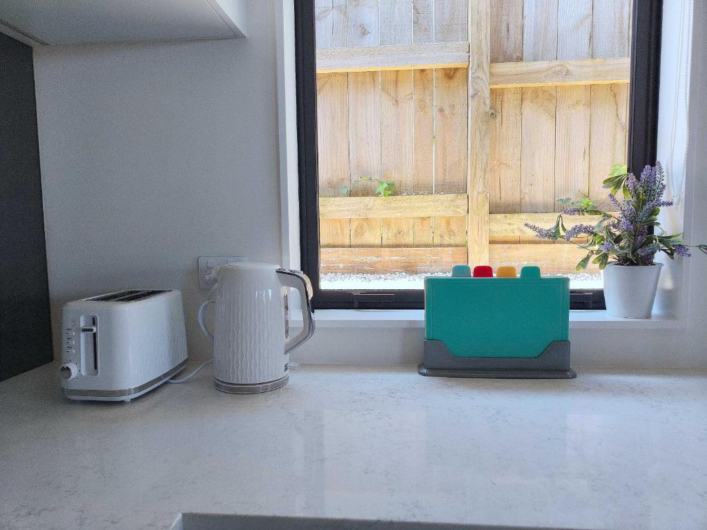 Stylish Family Retreat in Hillcrest Spa 4 Bedroom and Playroom - Resim 45