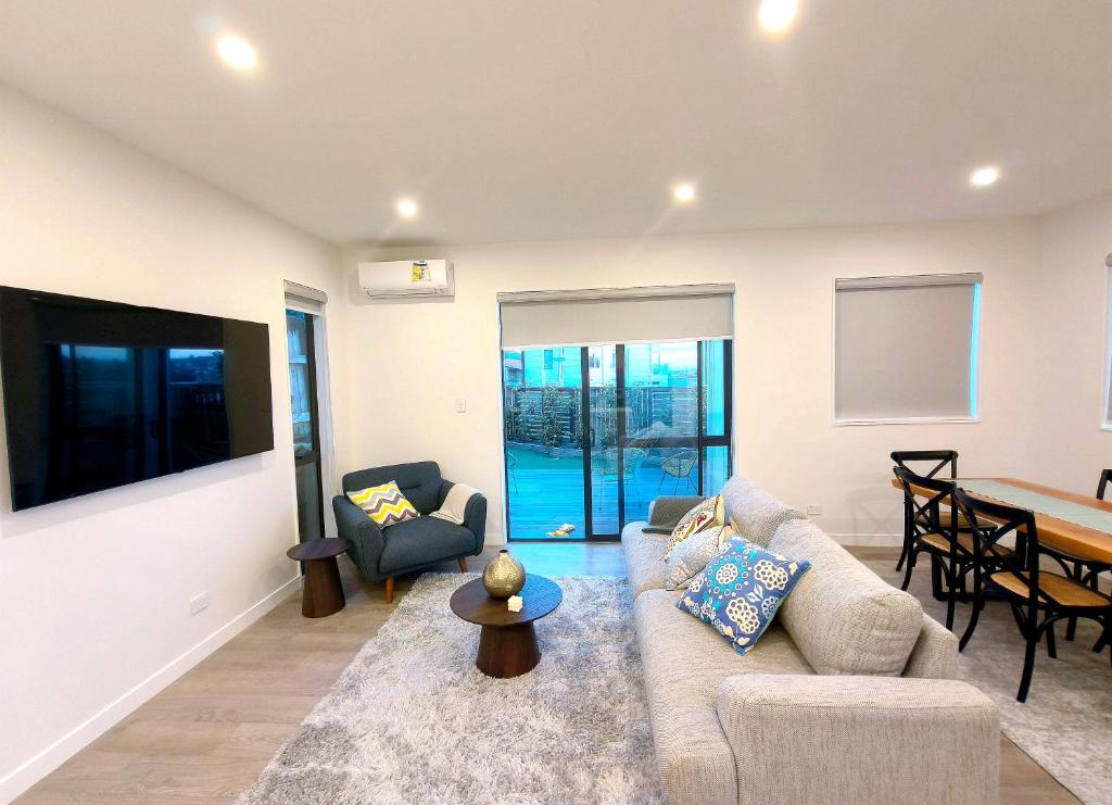 Stylish Family Retreat in Hillcrest Spa 4 Bedroom and Playroom - Resim 3