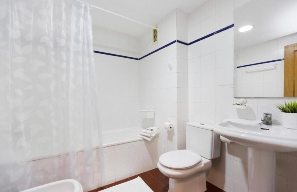 Koupelna v ubytování Modern apartment in Valencia 56 m² with air conditioning