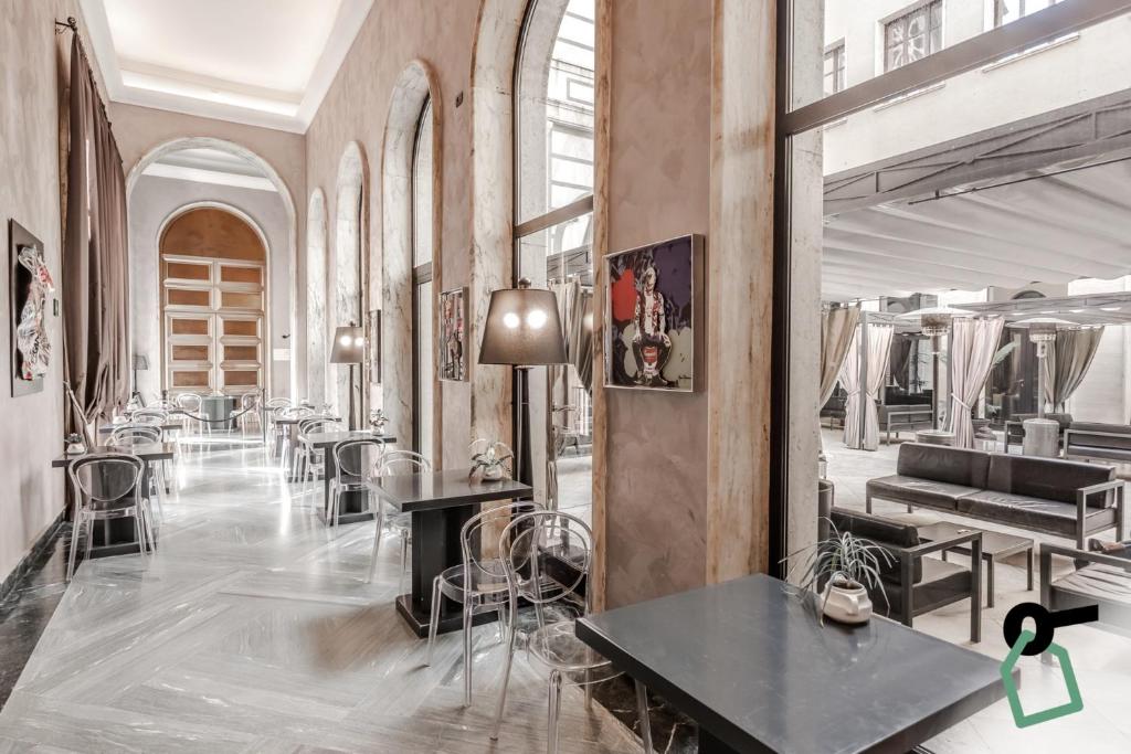 Fitness centrum a/nebo fitness zařízení v ubytování HOTIDAY Room Collection - Roma Cornelia