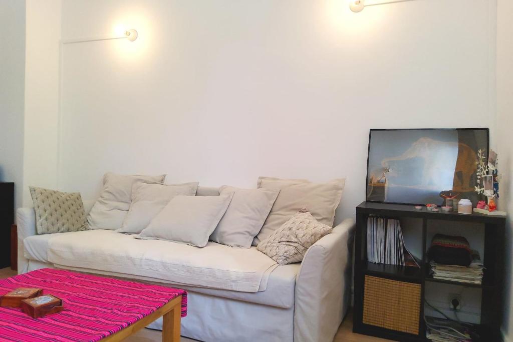 Μια τηλεόραση ή/και κέντρο ψυχαγωγίας στο Bright T2 near city center