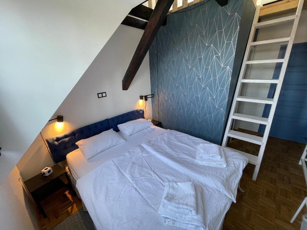 Naturální vinařství DVOREK - Penzion, Bistro & Wellness - 13