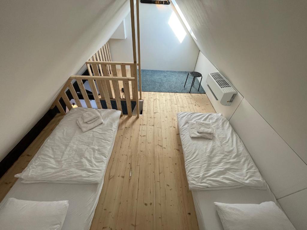 Naturální vinařství DVOREK - Penzion, Bistro & Wellness - 11