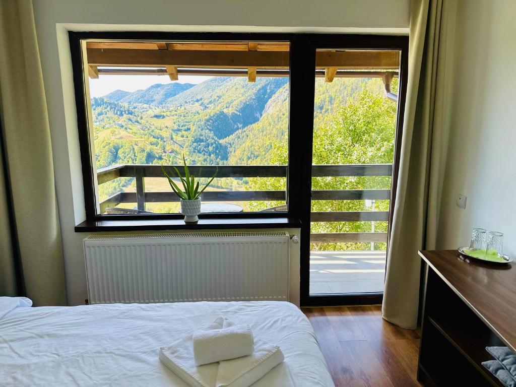 Pensiunea Magura - Double Room With Mountain View