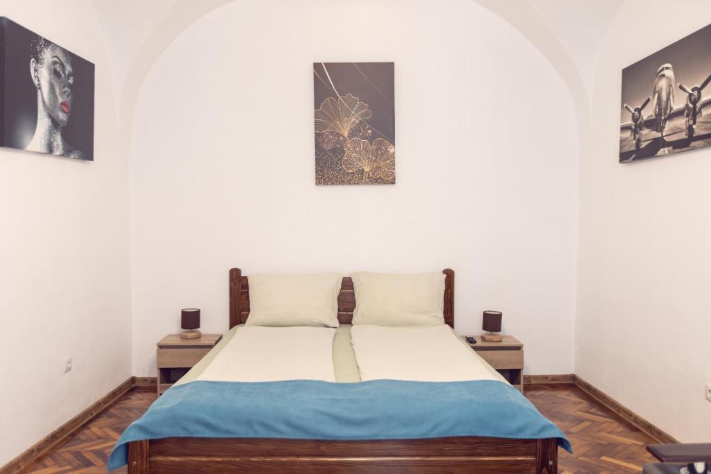 Central Apartments - King Studio