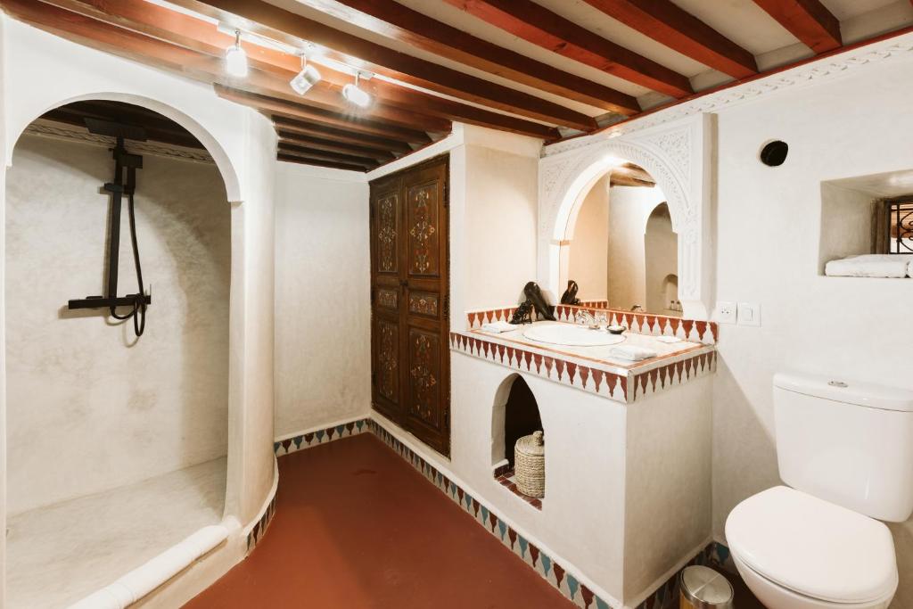 Koupelna v ubytování Riad Dar Alhambra