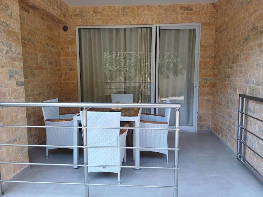 Balkón nebo terasa v ubytování Filocsenia sea side