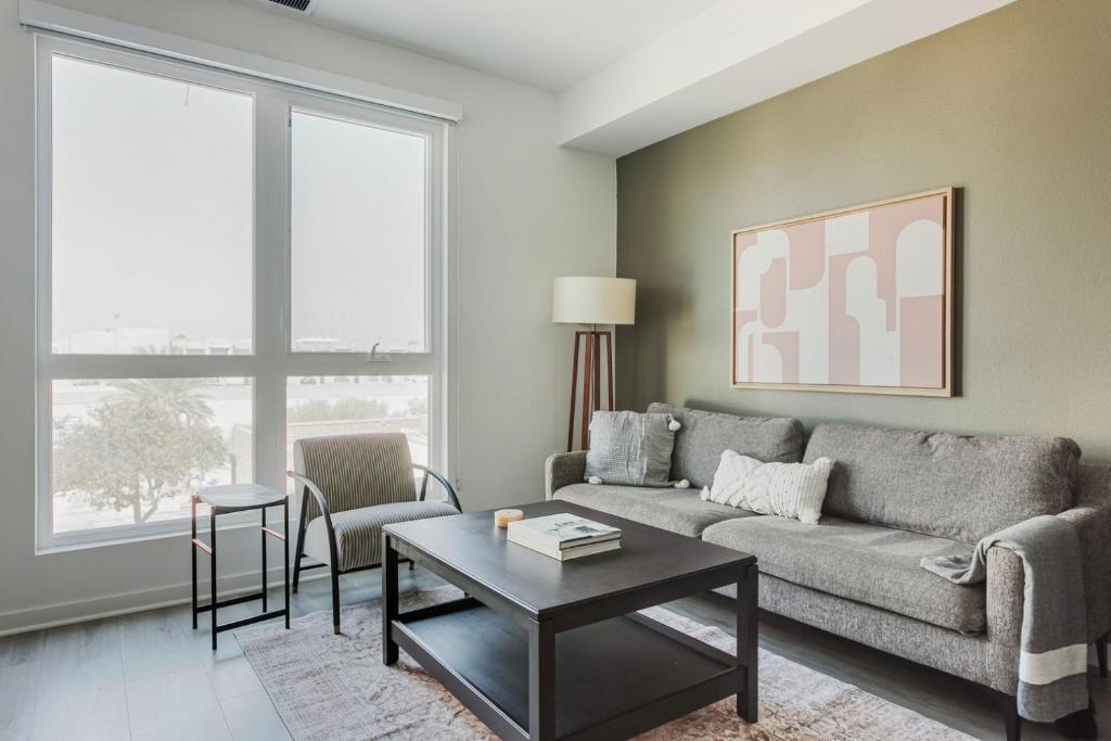 Ảnh trong thư viện ảnh của Blueground Long Beach pool gym near shops LAX-1262 ở Los Angeles