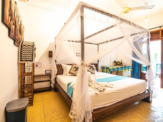 Frangipani Beach Villa - 11