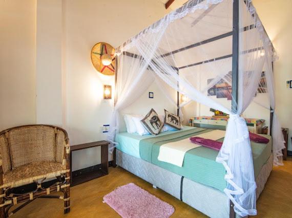 Frangipani Beach Villa - 4