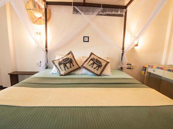 Frangipani Beach Villa - 3