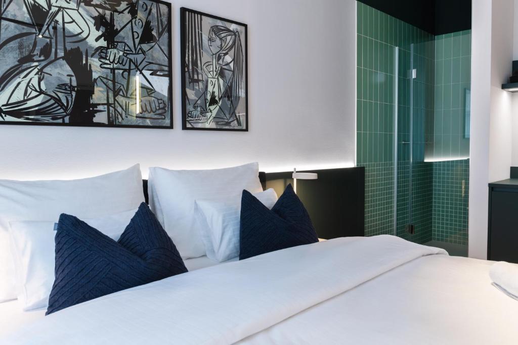 URBANAUTS STUDIOS Sylvette - 6