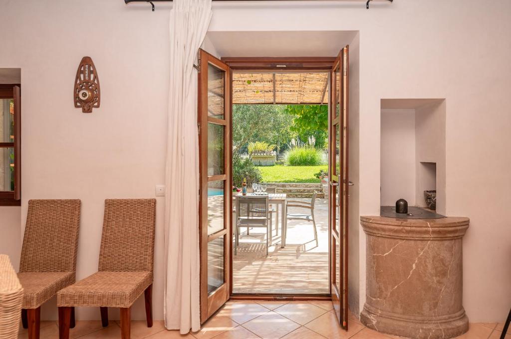 Posezení v ubytování Villa La Corbaia by Sealand Villas