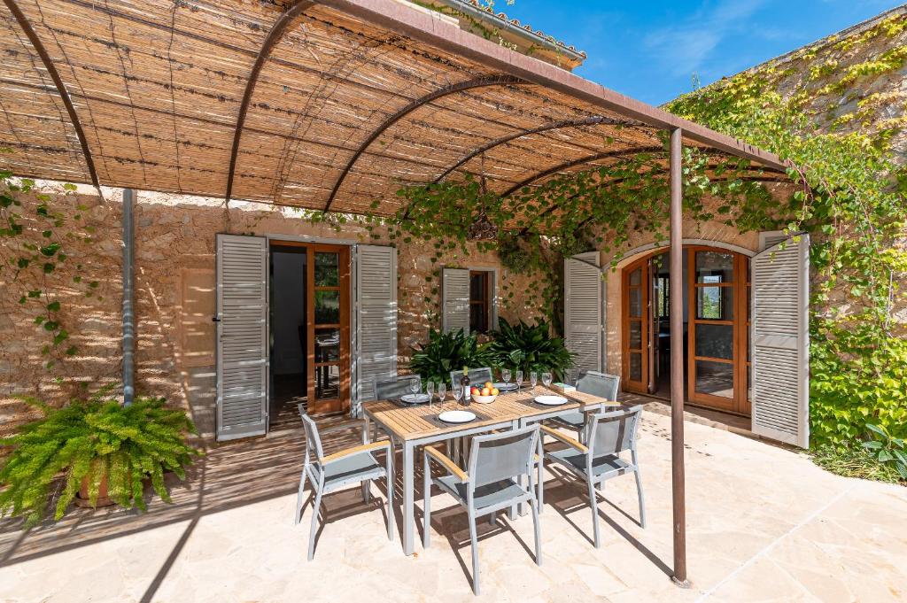 Patio nebo venkovní prostory v ubytování Villa La Corbaia by Sealand Villas