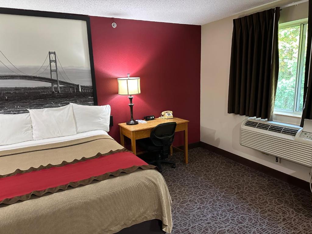 Super 8 by Wyndham West Branch - Suite Estudio Con Cama Extragrande - No Fumadores