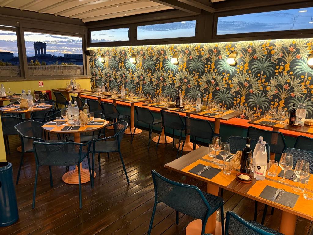 Hotel Montecarlo - Resim 9