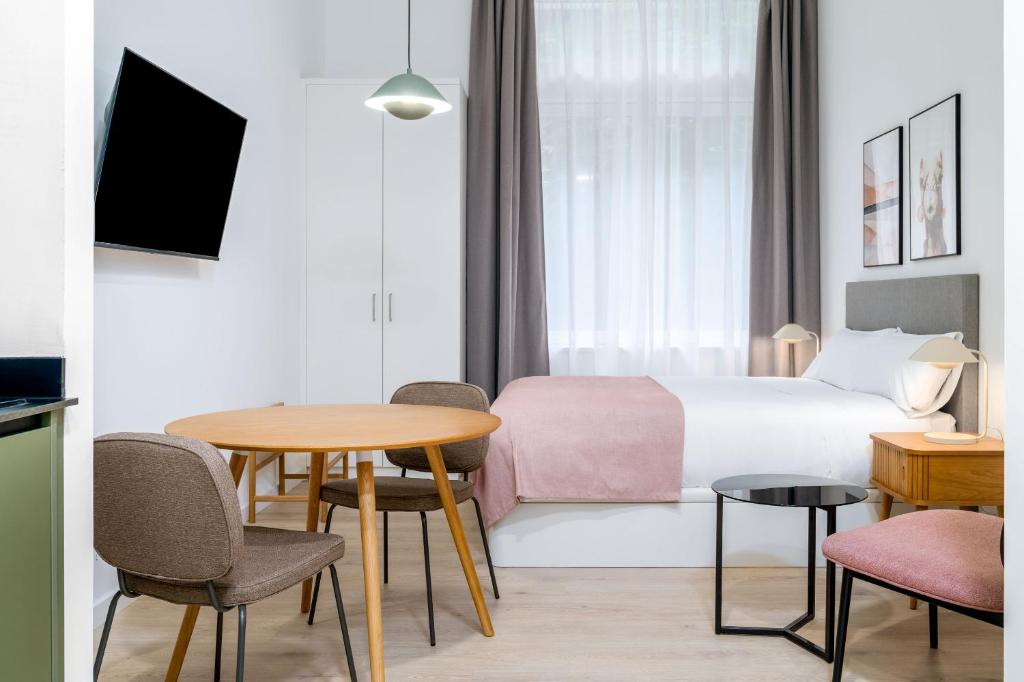 Limehome Santiago de Compostela - 1