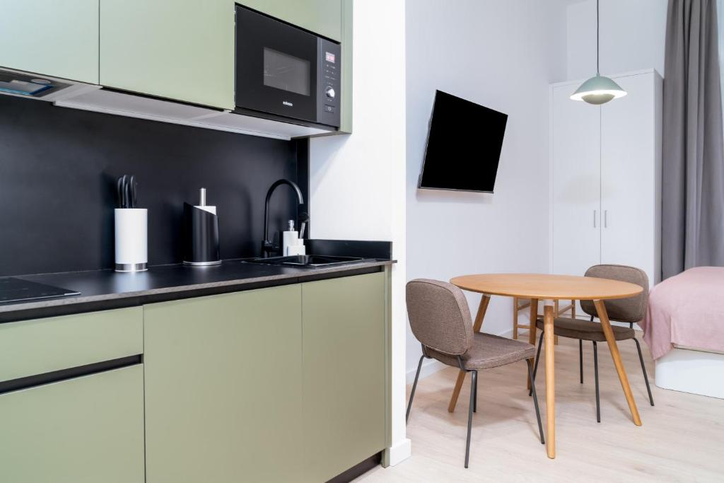 Limehome Santiago de Compostela - 8