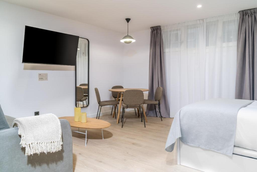 Limehome Santiago de Compostela - 16