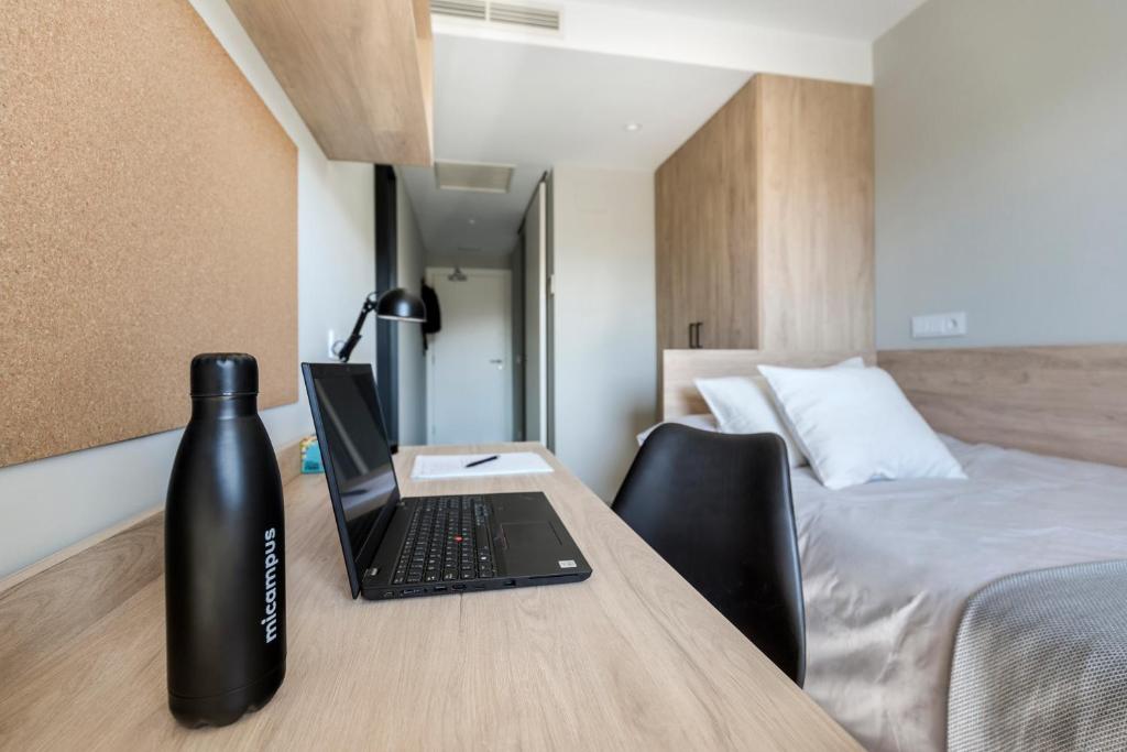 Postel nebo postele na pokoji v ubytování Micampus Cartagena Student Residence