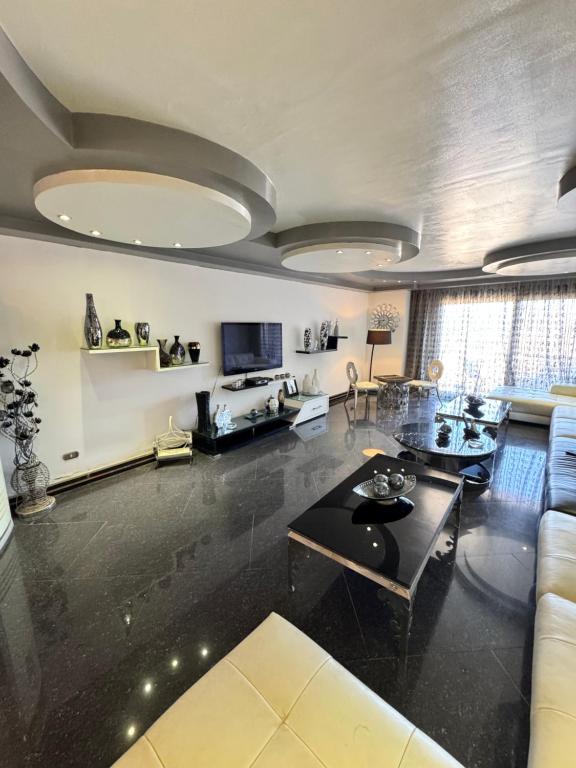 Kuchyň nebo kuchyňský kout v ubytování Ain Sokhna 5-bedroom Luxury Villa - Porto Sokhna