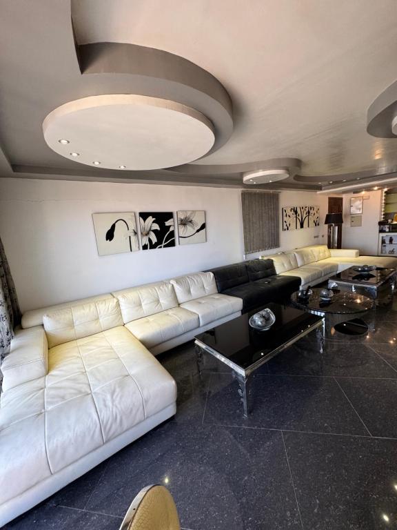 Posezení v ubytování Ain Sokhna 5-bedroom Luxury Villa - Porto Sokhna