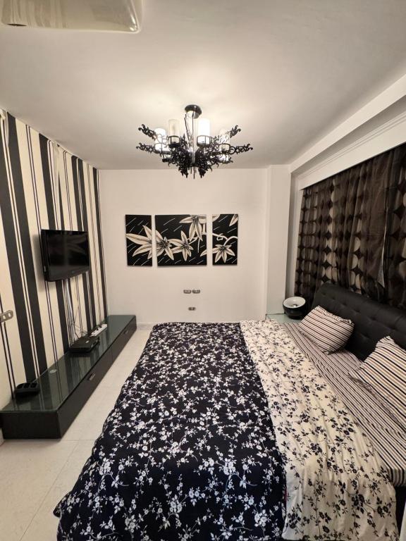 Postel nebo postele na pokoji v ubytování Ain Sokhna 5-bedroom Luxury Villa - Porto Sokhna