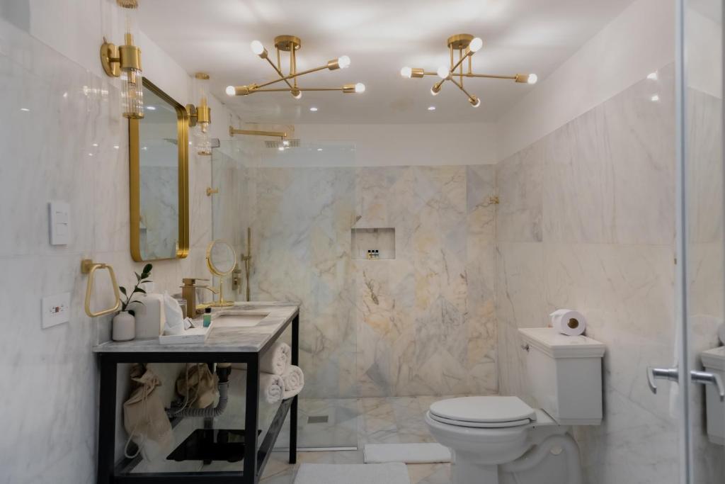 Koupelna v ubytování Hotel El Marqués by Faranda Boutique
