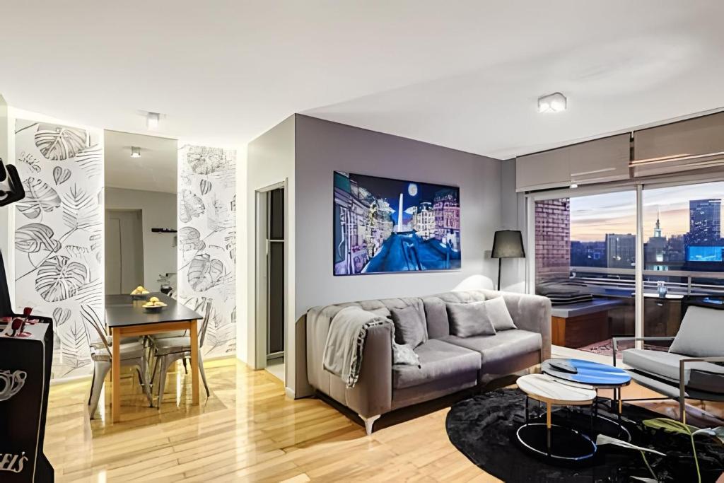 TV a/nebo společenská místnost v ubytování Top Ubicacion Vistas al Campo de Polo y Piscina!