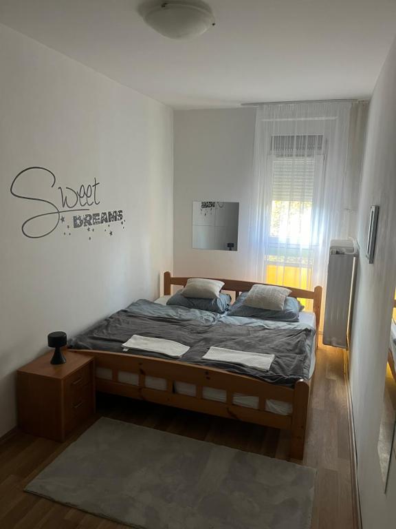 Leon Apartman 7623 Pécs, 10 Nagy Lajos király útja kép - 1