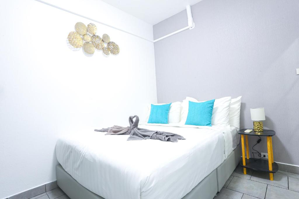 Postel nebo postele na pokoji v ubytování Pool Villa Pattaya Phratamnak C2- 2 bedroom